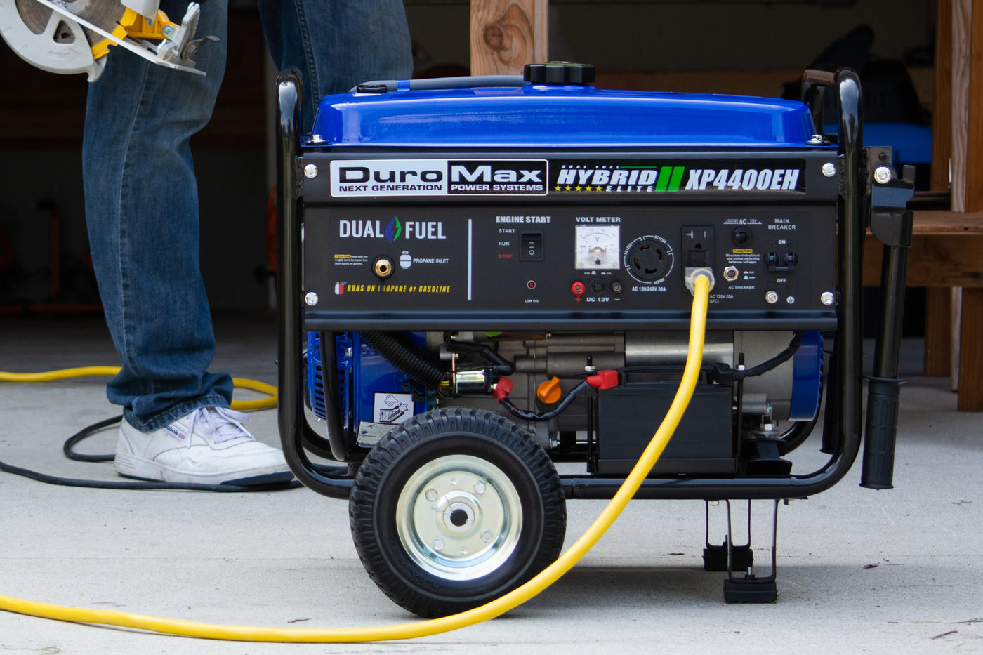 DuroMax  4,400 Watt Dual Fuel Portable Generator